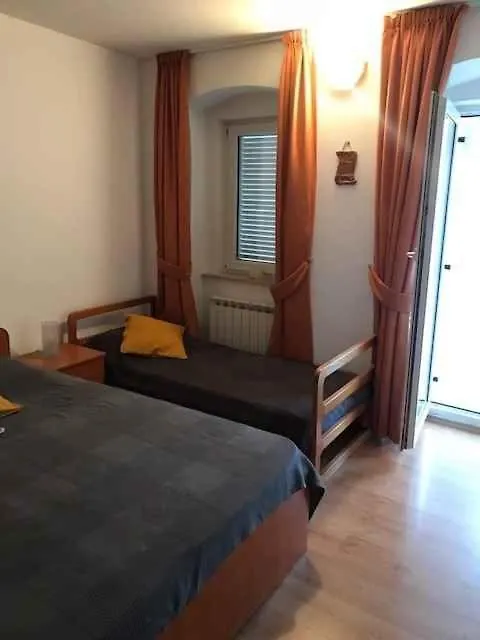 Apartments In Crikvenica 41045