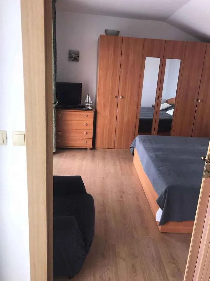 Apartments In Crikvenica 41045